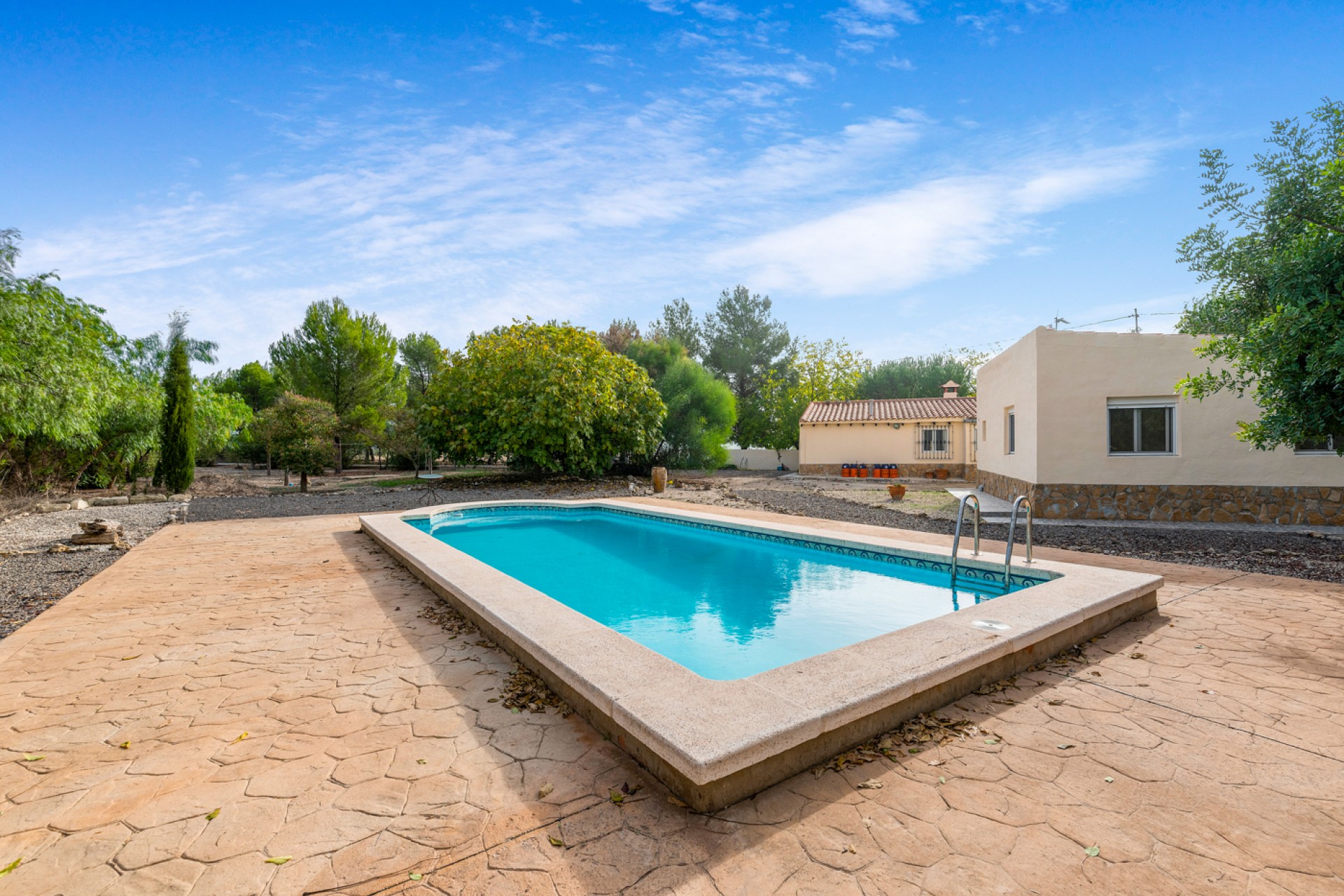 Sale - Country estate - Sax