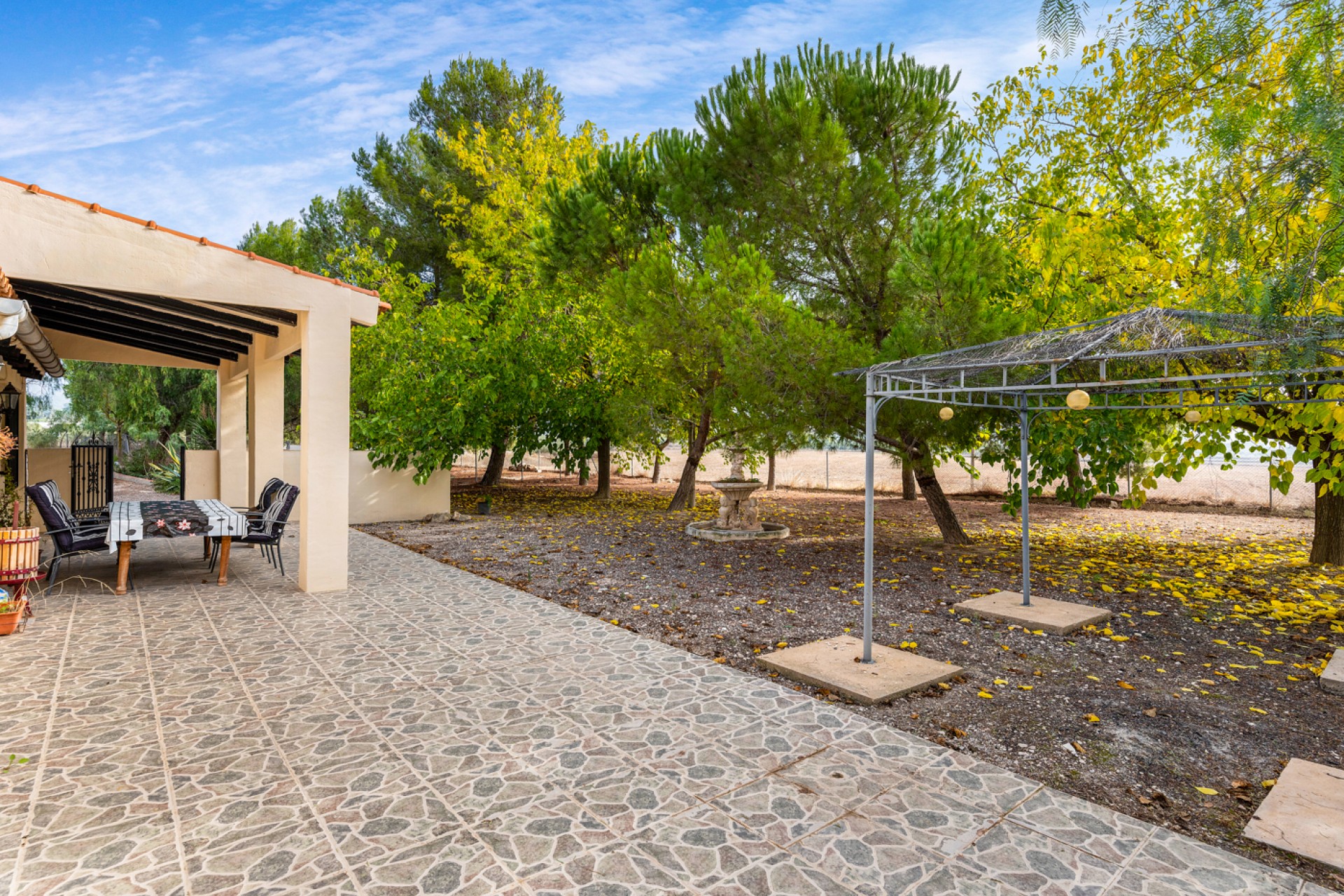 Sale - Country estate - Sax