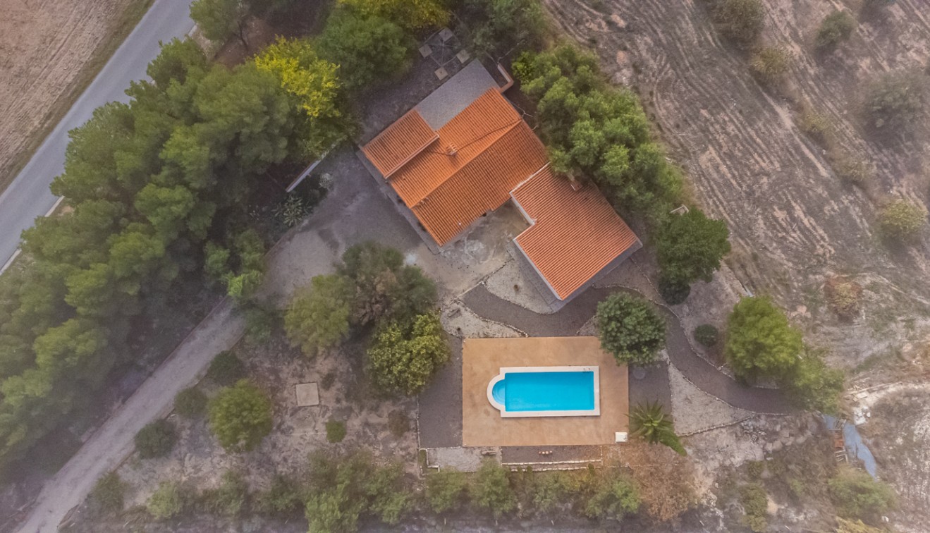 Sale - Country estate - Sax