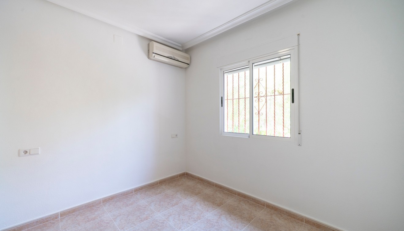 Sale - Villa - Algorfa