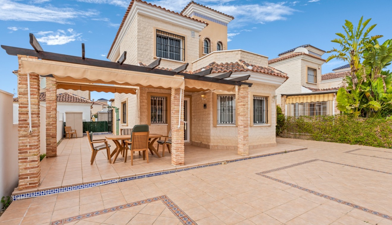 Sale - Villa - Guardamar del Segura