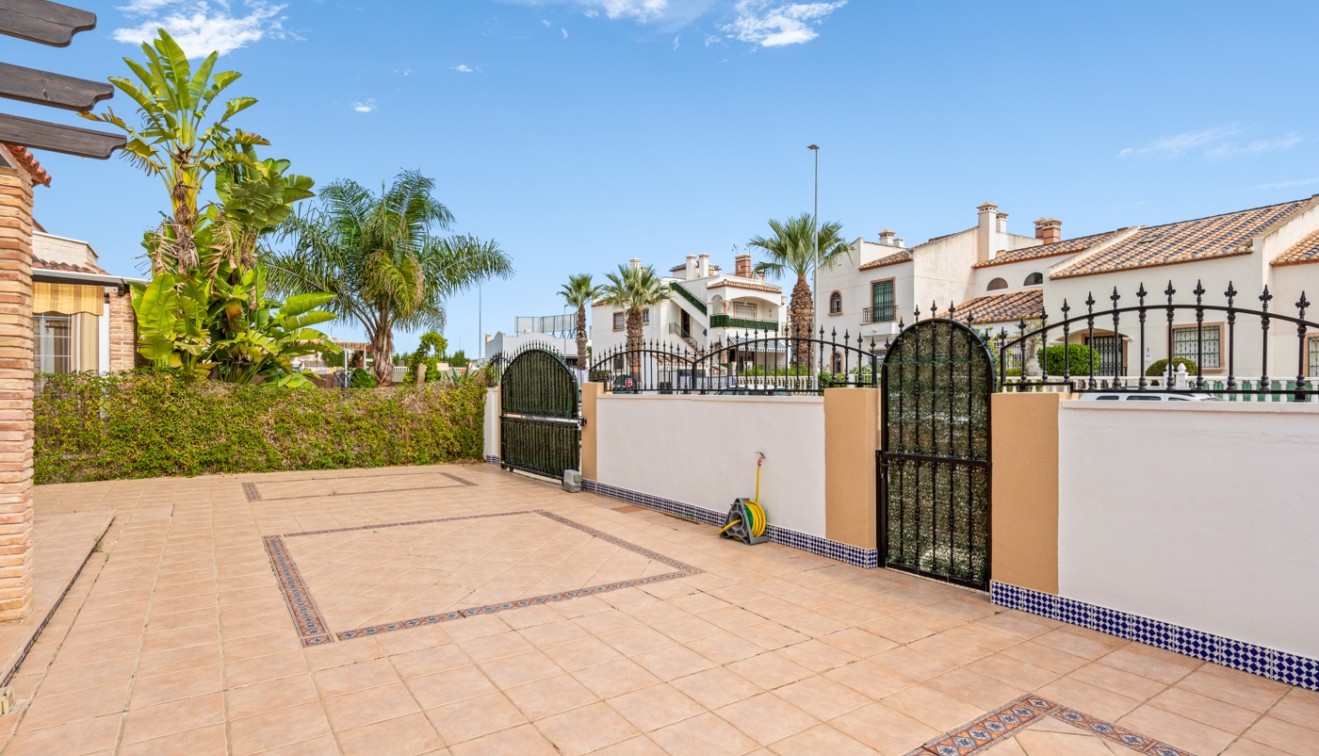 Sale - Villa - Guardamar del Segura