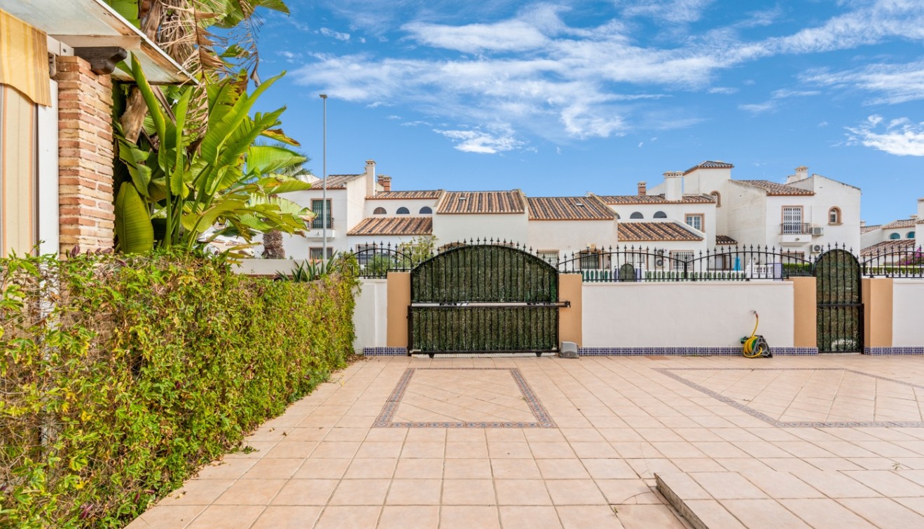 Sale - Villa - Guardamar del Segura