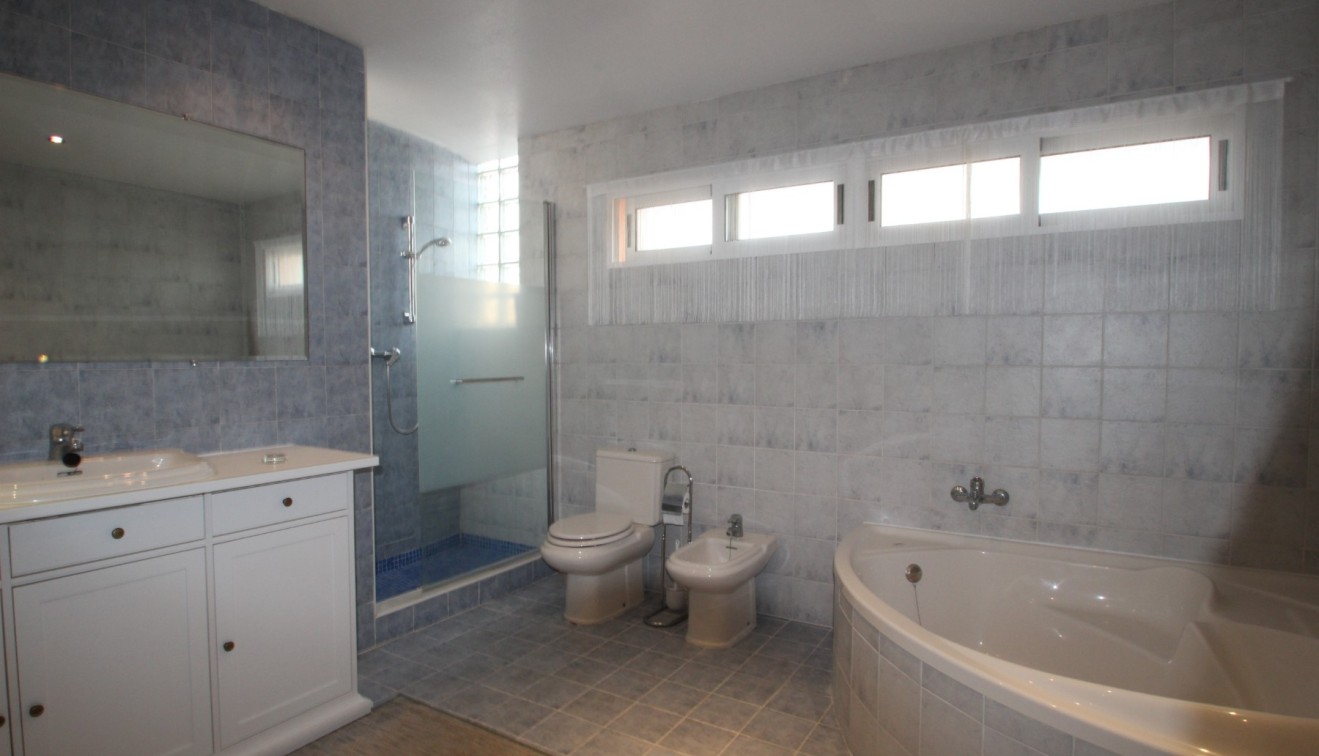 Sale - Villa - Guardamar del Segura