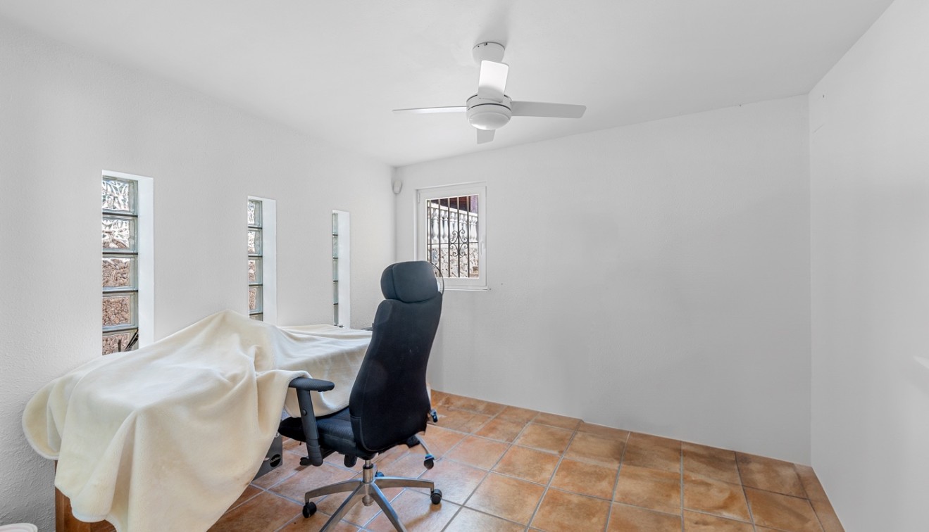 Sale - Villa - La Nucia - El tossal