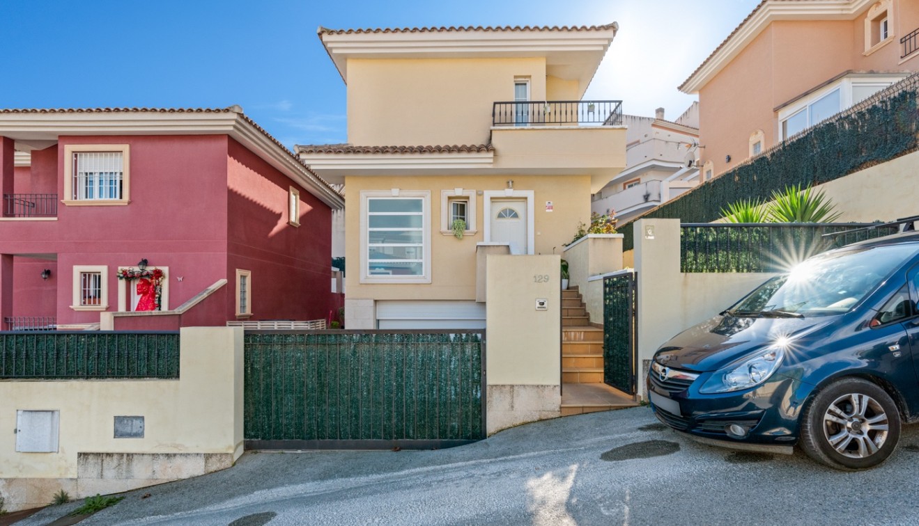 Sale - Villa - La Nucia - La nucia