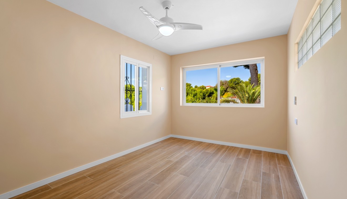 Sale - Villa - La Nucia - La nucia