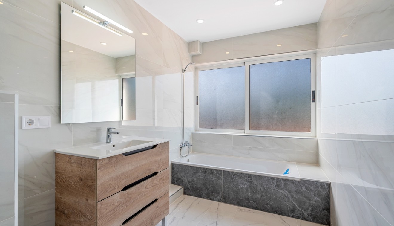 Sale - Villa - La Nucia - La nucia