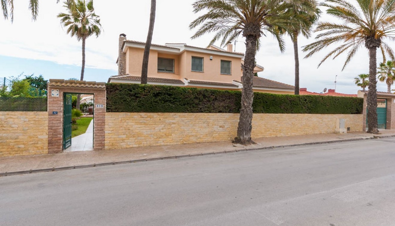 Sale - Villa - La Zenia