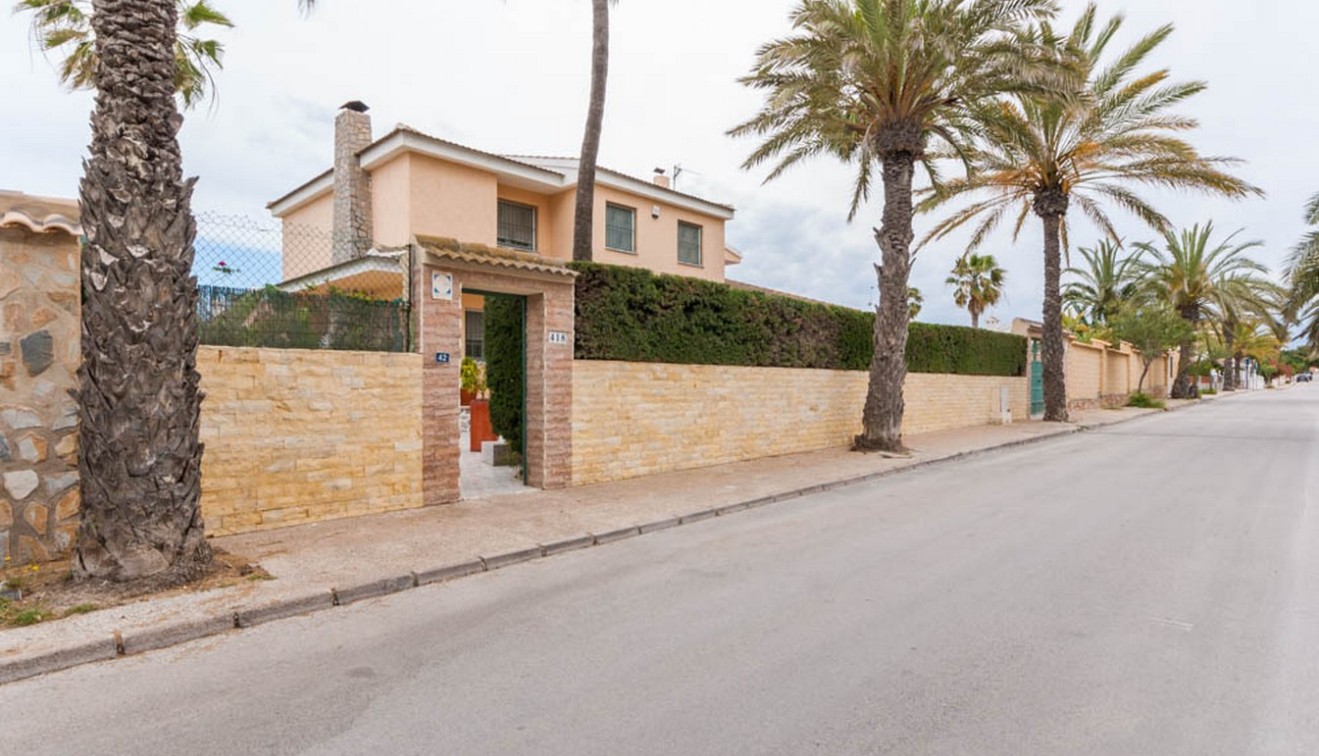 Sale - Villa - La Zenia