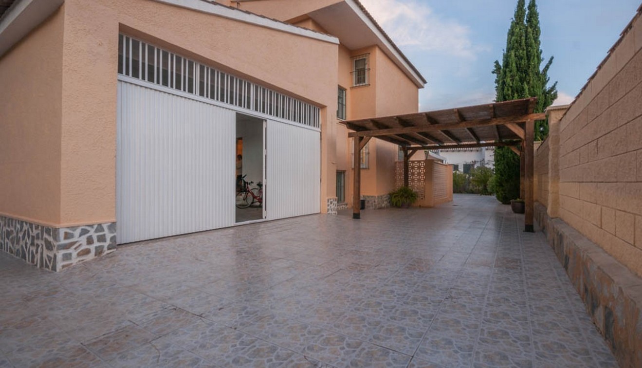 Sale - Villa - La Zenia