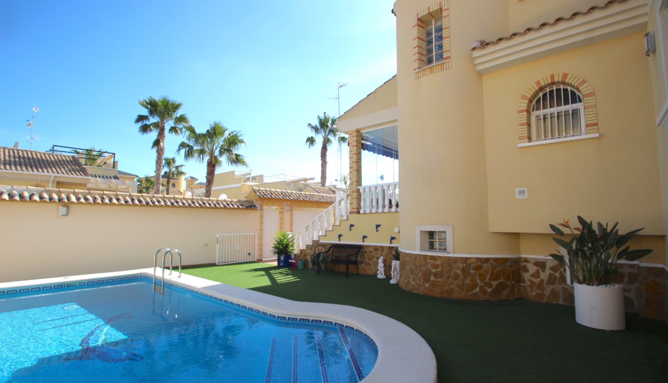 Sale - Villa - Lo Crispin