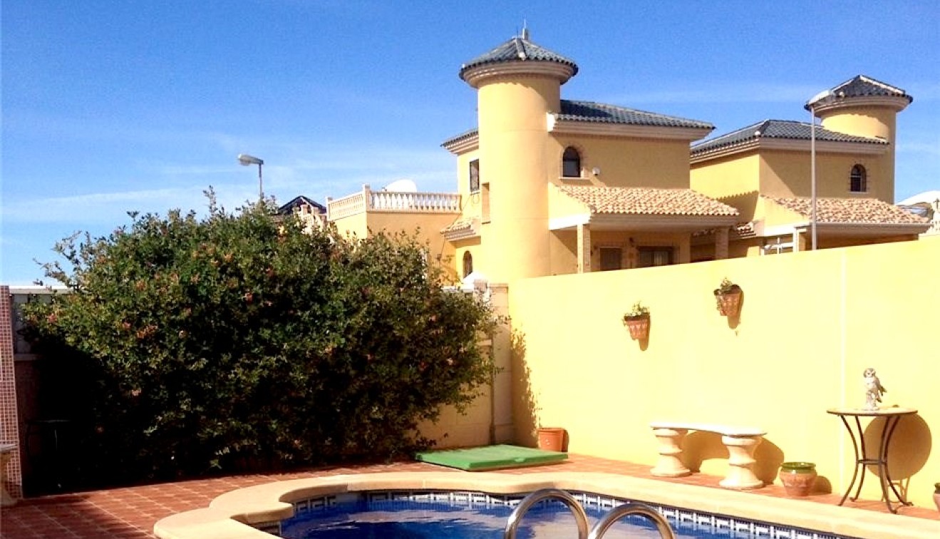 Sale - Villa - Lo Crispin
