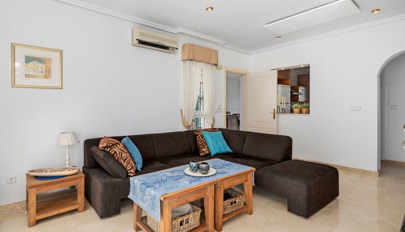 Sale - Villa - Orihuela costa - Villamartín