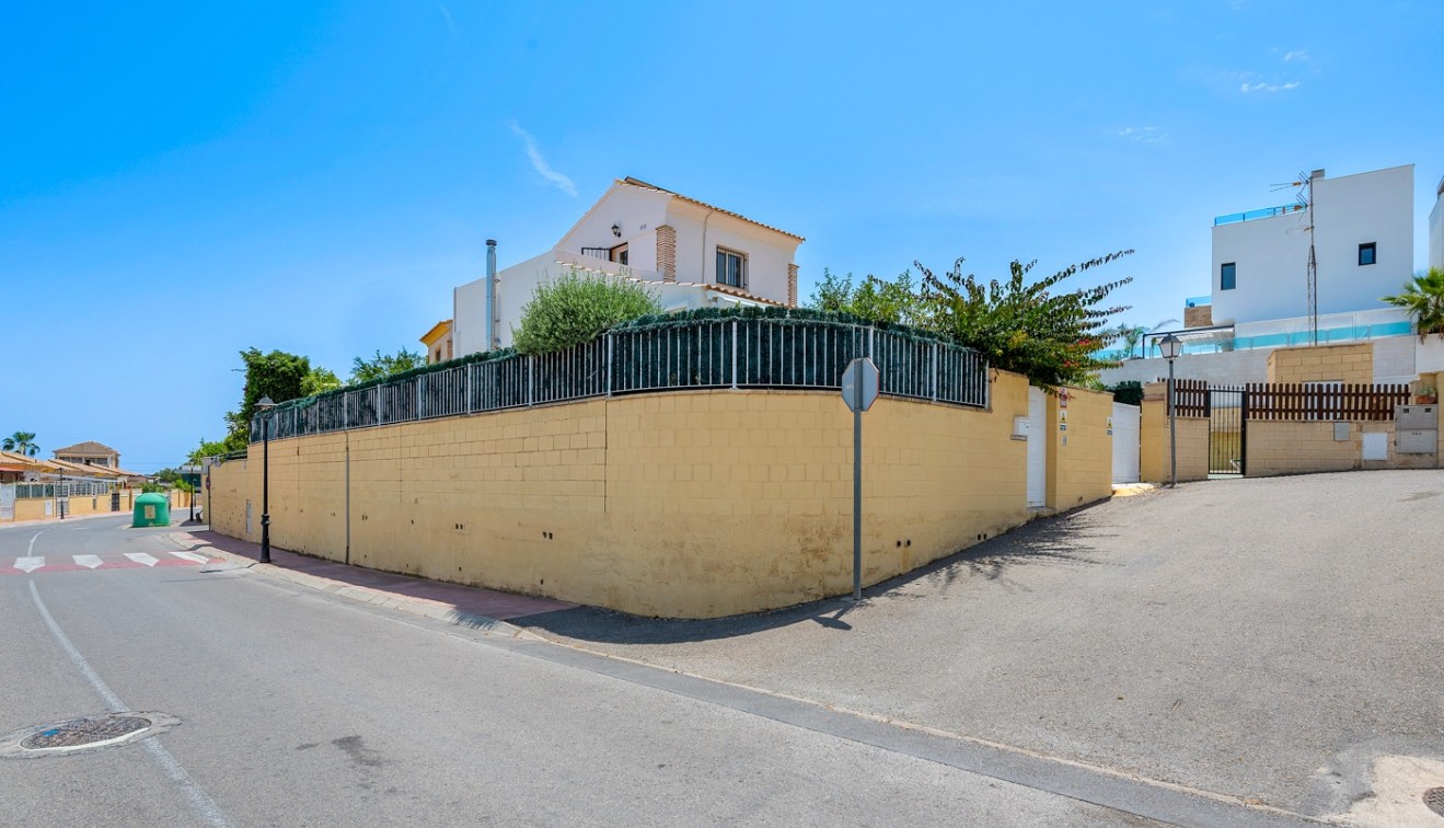 Sale - Villa - Polop