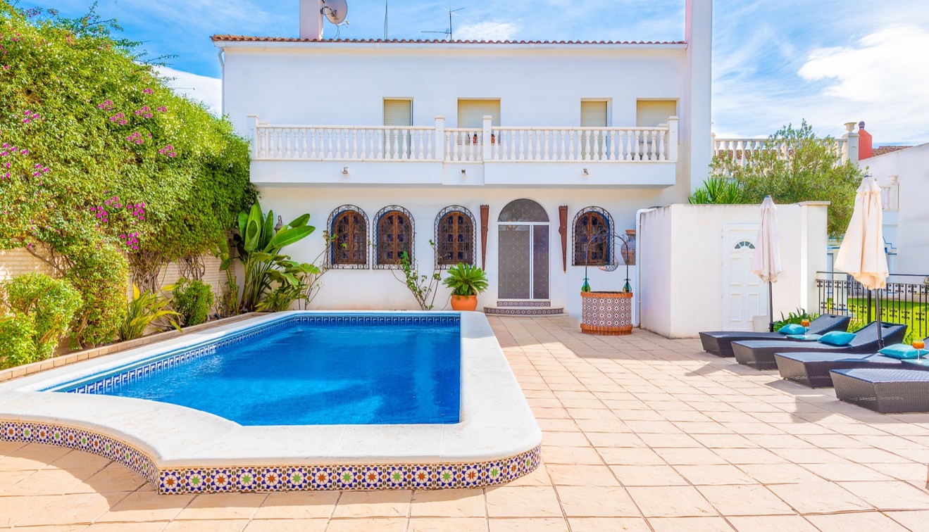 Sale - Villa - San Isidro