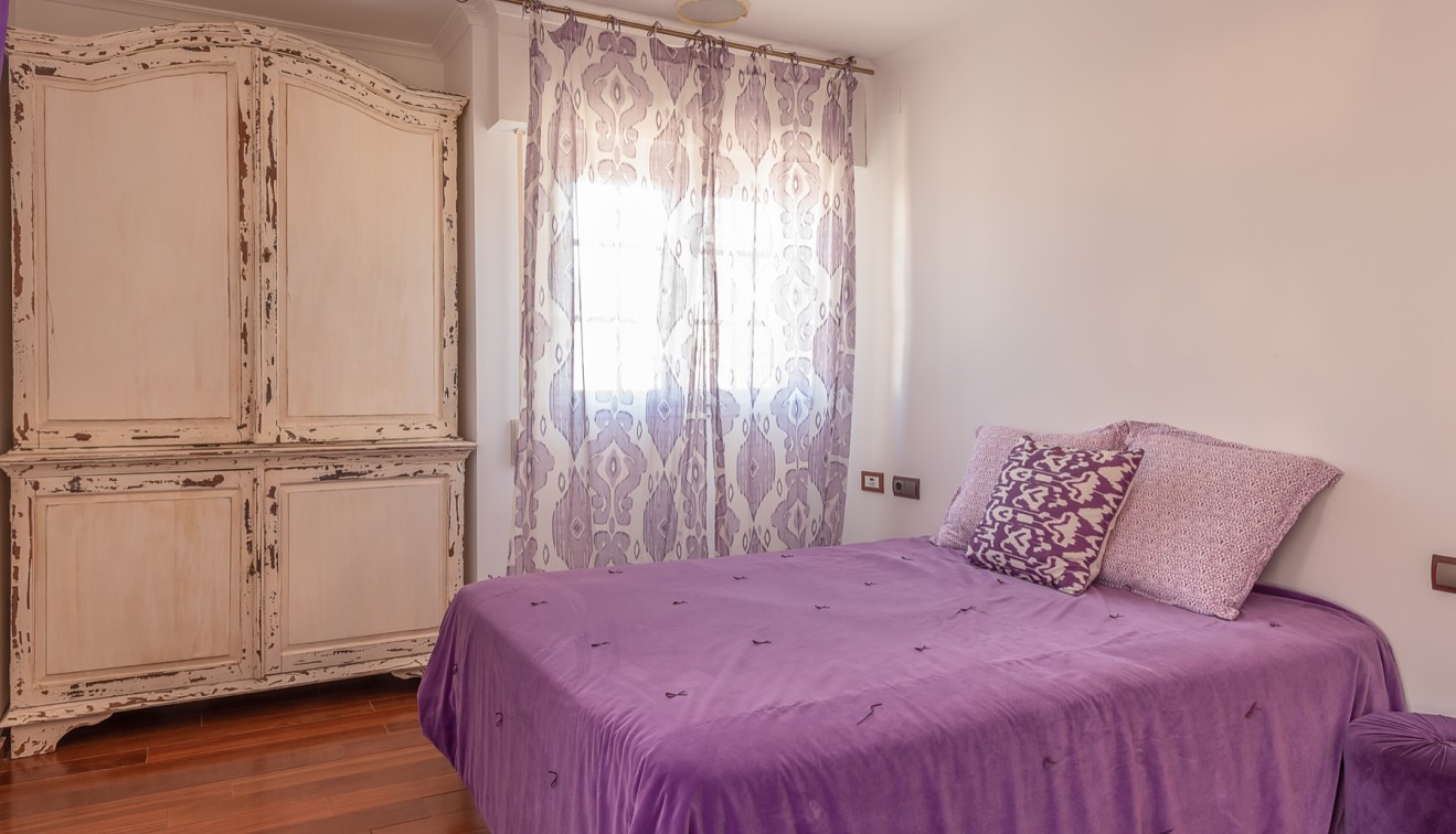 Sale - Villa - San Isidro