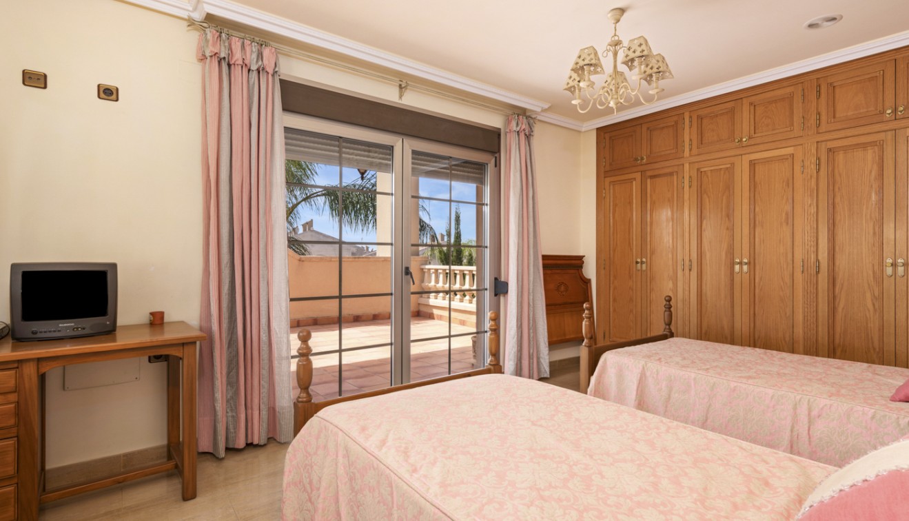 Sale - Villa - Torrevieja - Aguas Nuevas