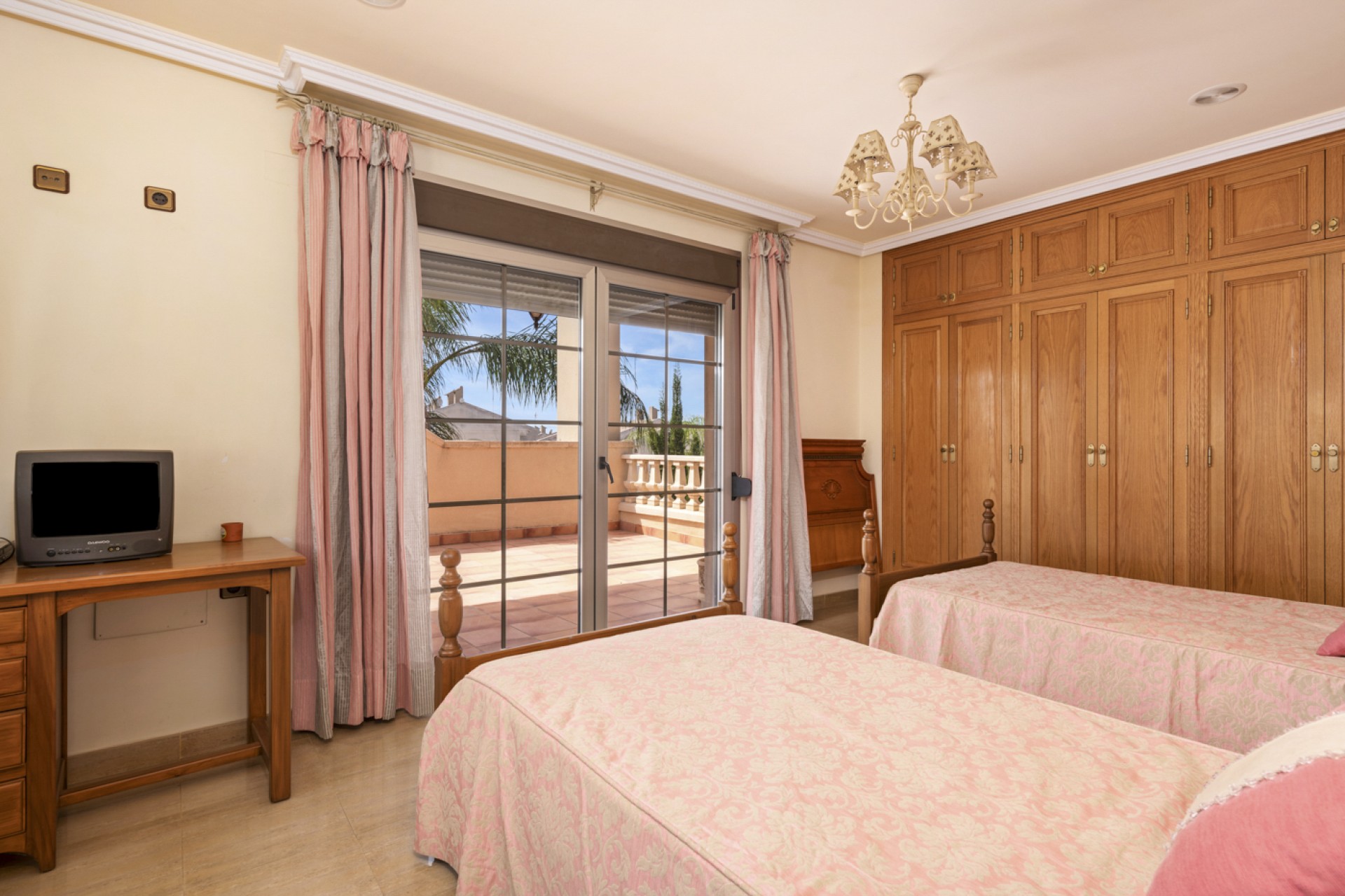 Sale - Villa - Torrevieja - Aguas Nuevas