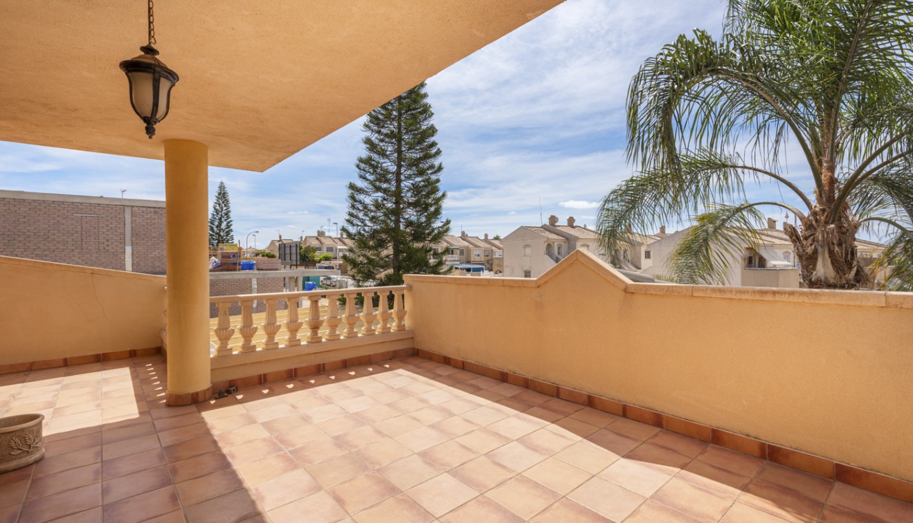 Sale - Villa - Torrevieja - Aguas Nuevas