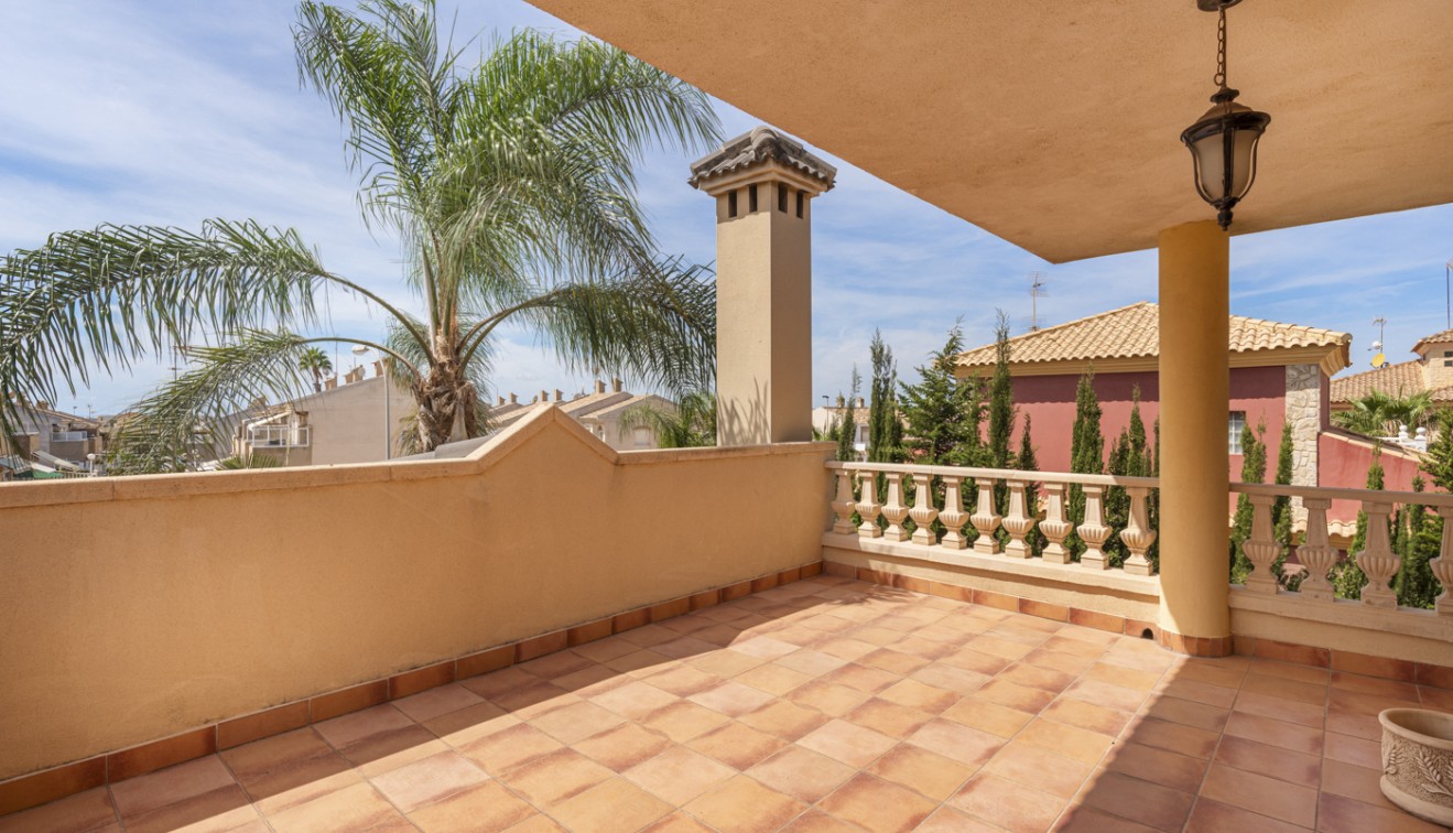 Sale - Villa - Torrevieja - Aguas Nuevas