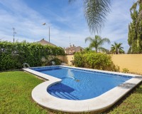 Sale - Villa - Torrevieja - Aguas Nuevas