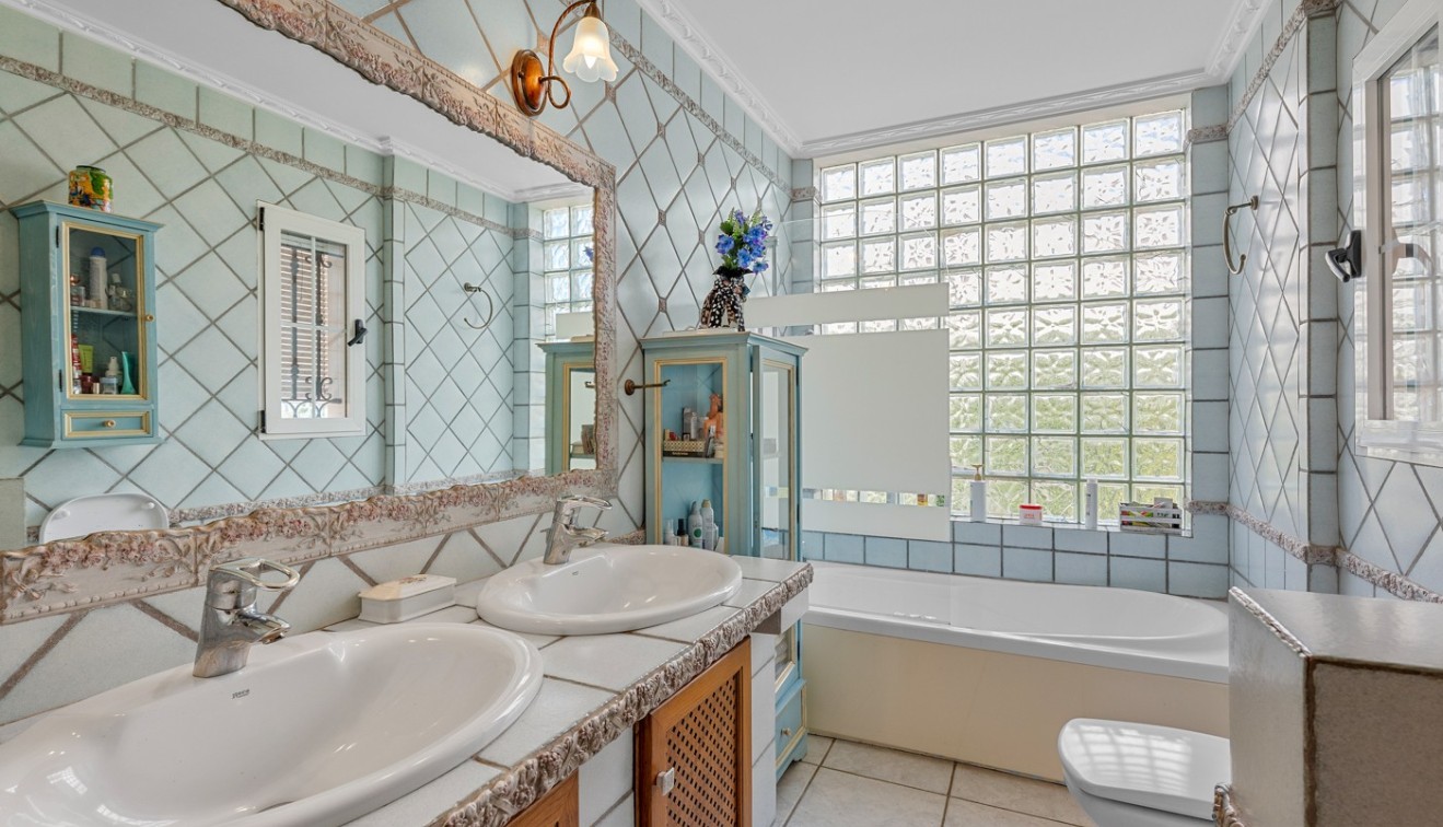 Sale - Villa - Torrevieja - La Mata