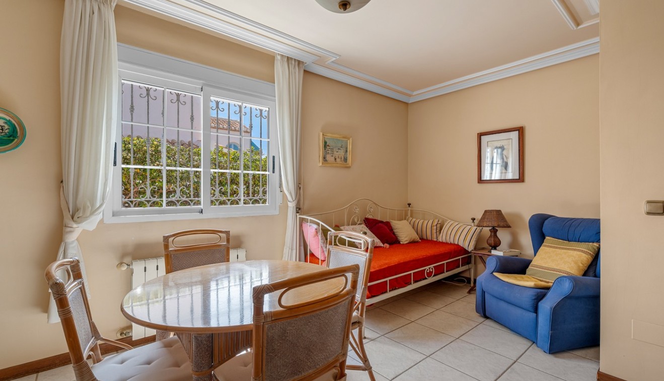 Sale - Villa - Torrevieja - La Mata