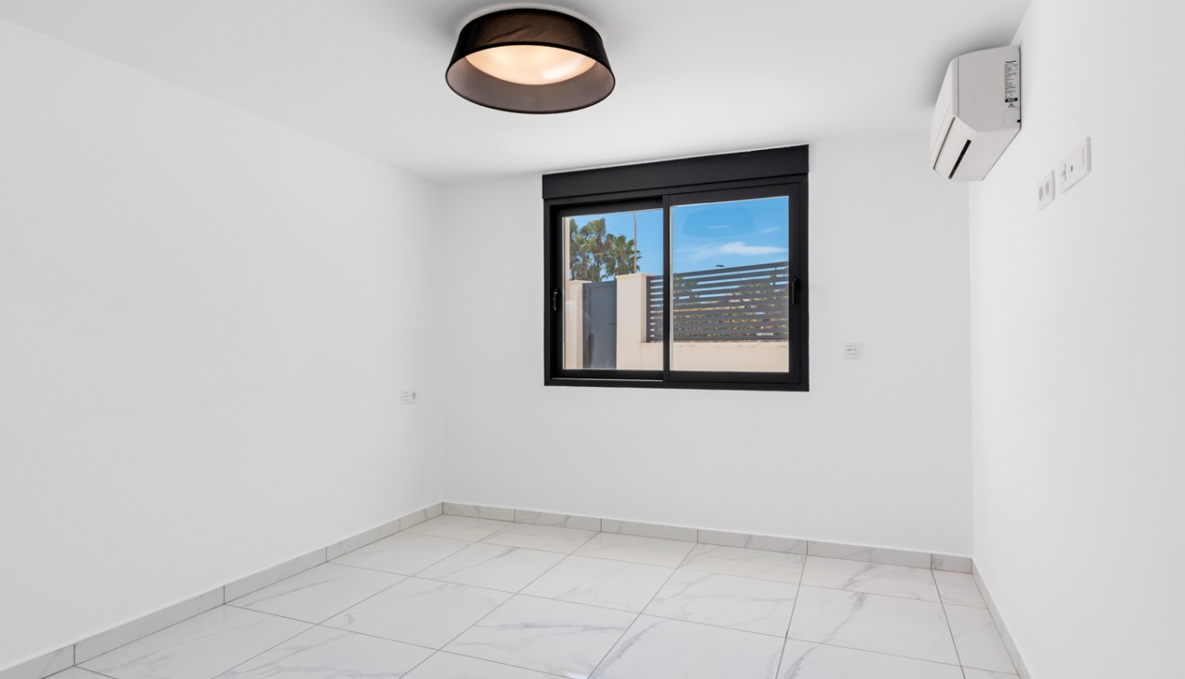 Sale - Villa - Torrevieja - La veleta