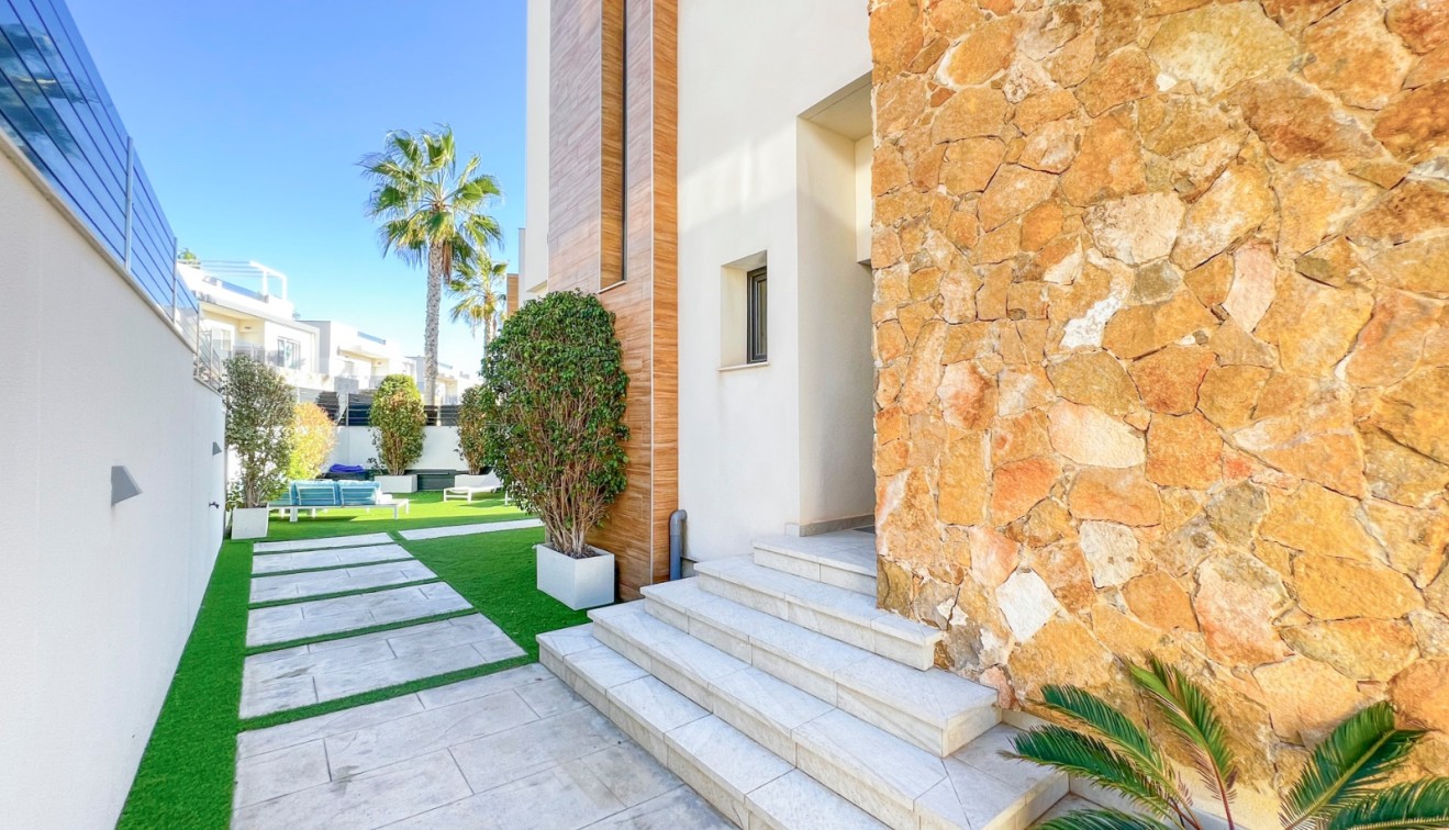 Sale - Villa - Torrevieja