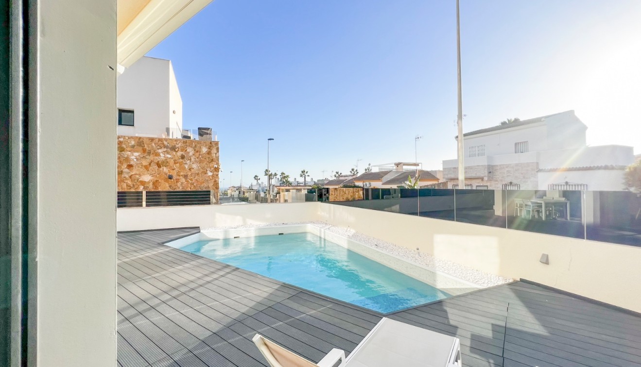 Sale - Villa - Torrevieja