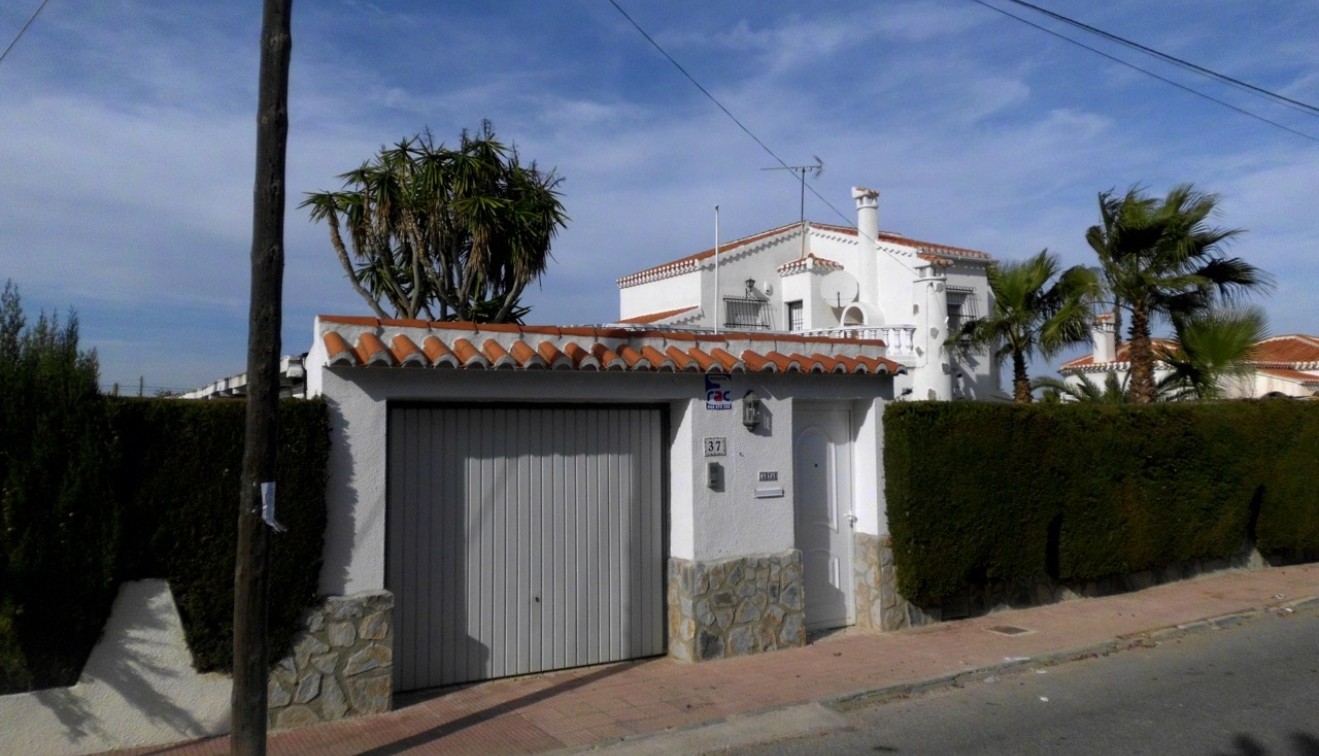 Sale - Villa - Torrevieja