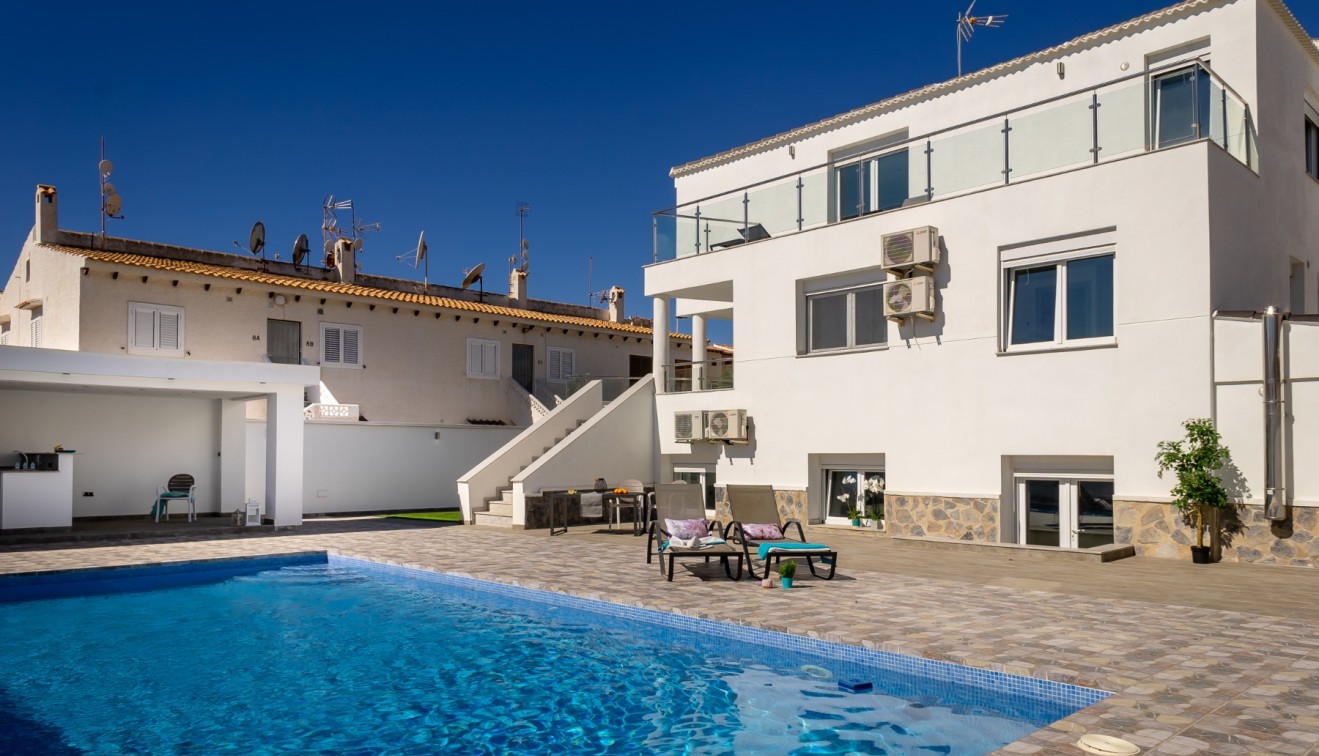 Sale - Villa - Torrevieja