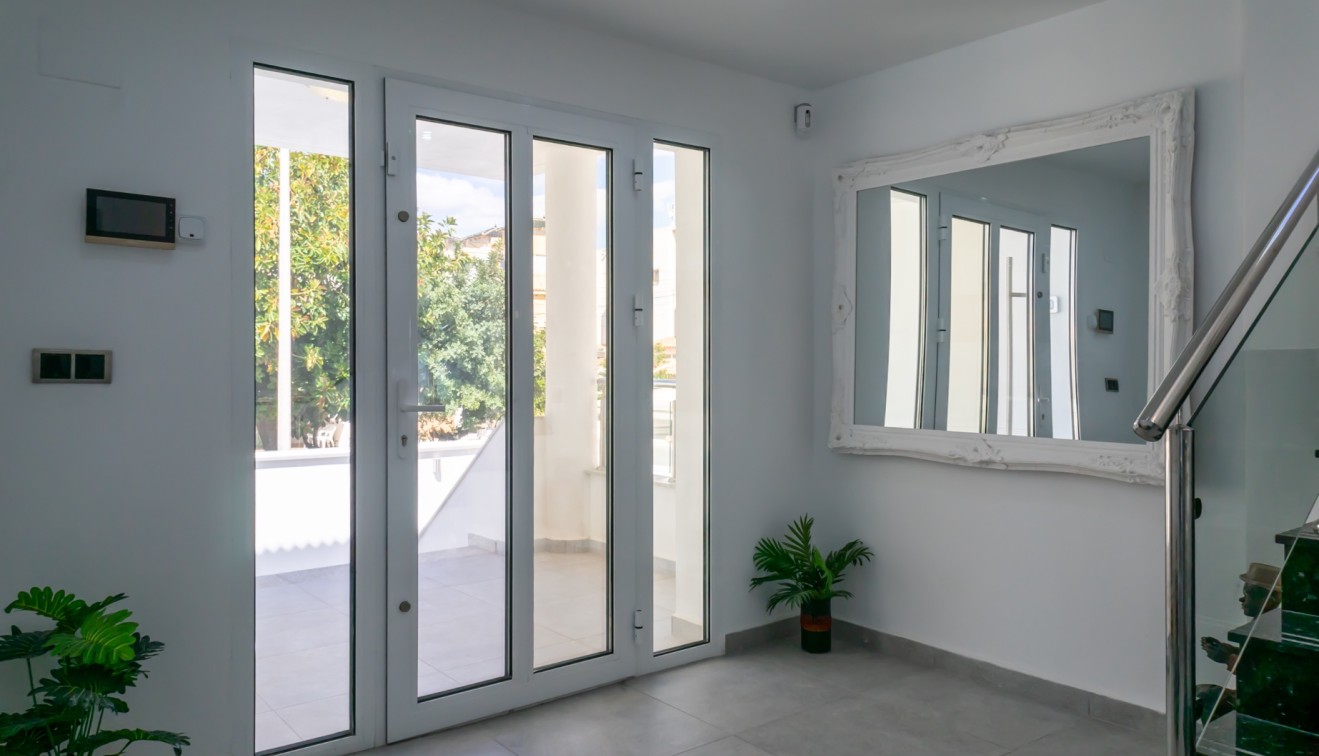 Sale - Villa - Torrevieja