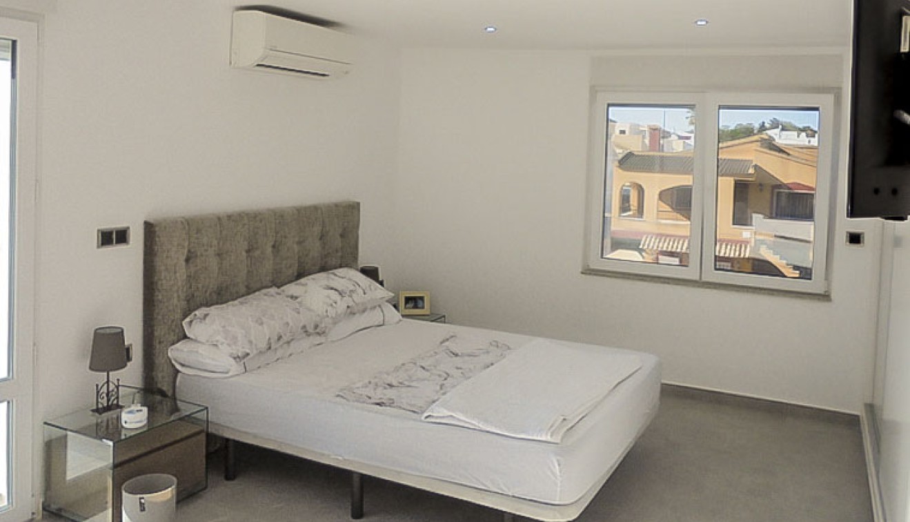 Sale - Villa - Torrevieja