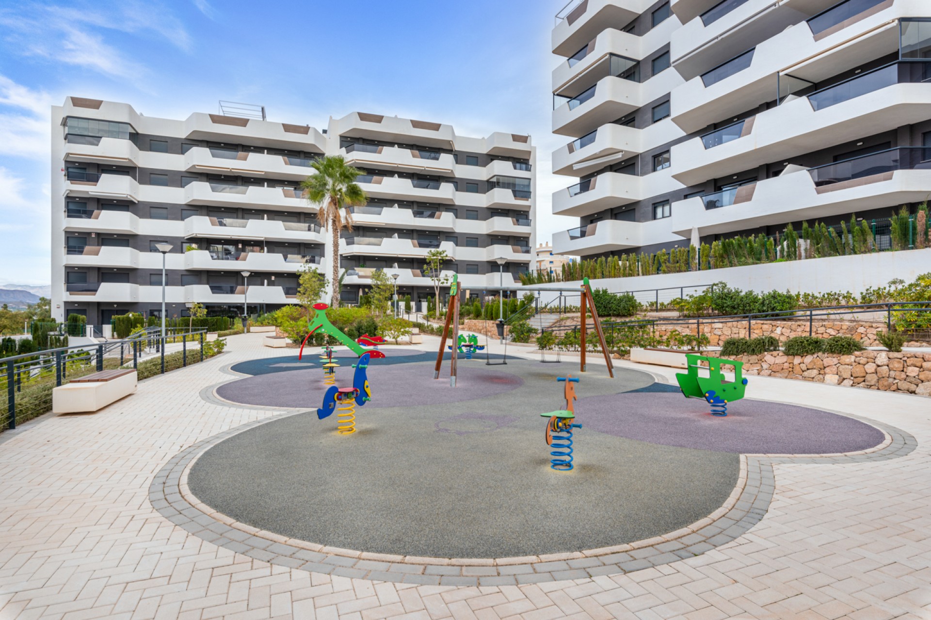 Sprzedaż - Apartament - Arenales del Sol