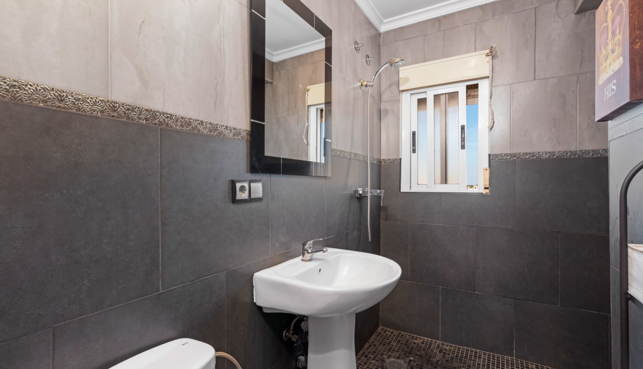 Sprzedaż - Apartament - Daya Nueva