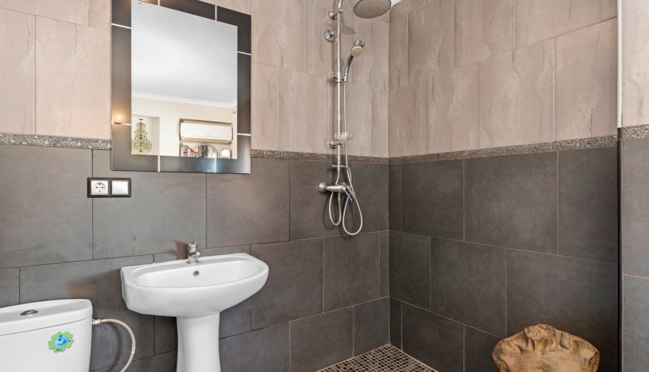 Sprzedaż - Apartament - Daya Nueva