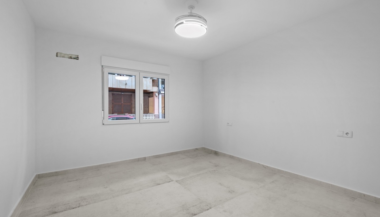 Sprzedaż - Apartament - Torrevieja - Playa del Acequión