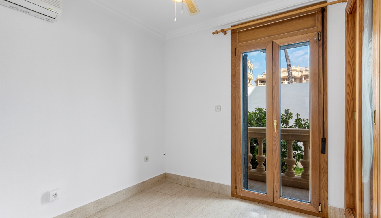 Sprzedaż - Ground Floor - Guardamar del Segura