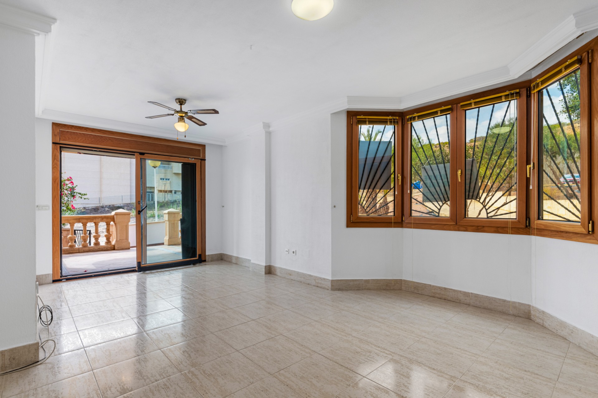 Sprzedaż - Ground Floor - Guardamar del Segura