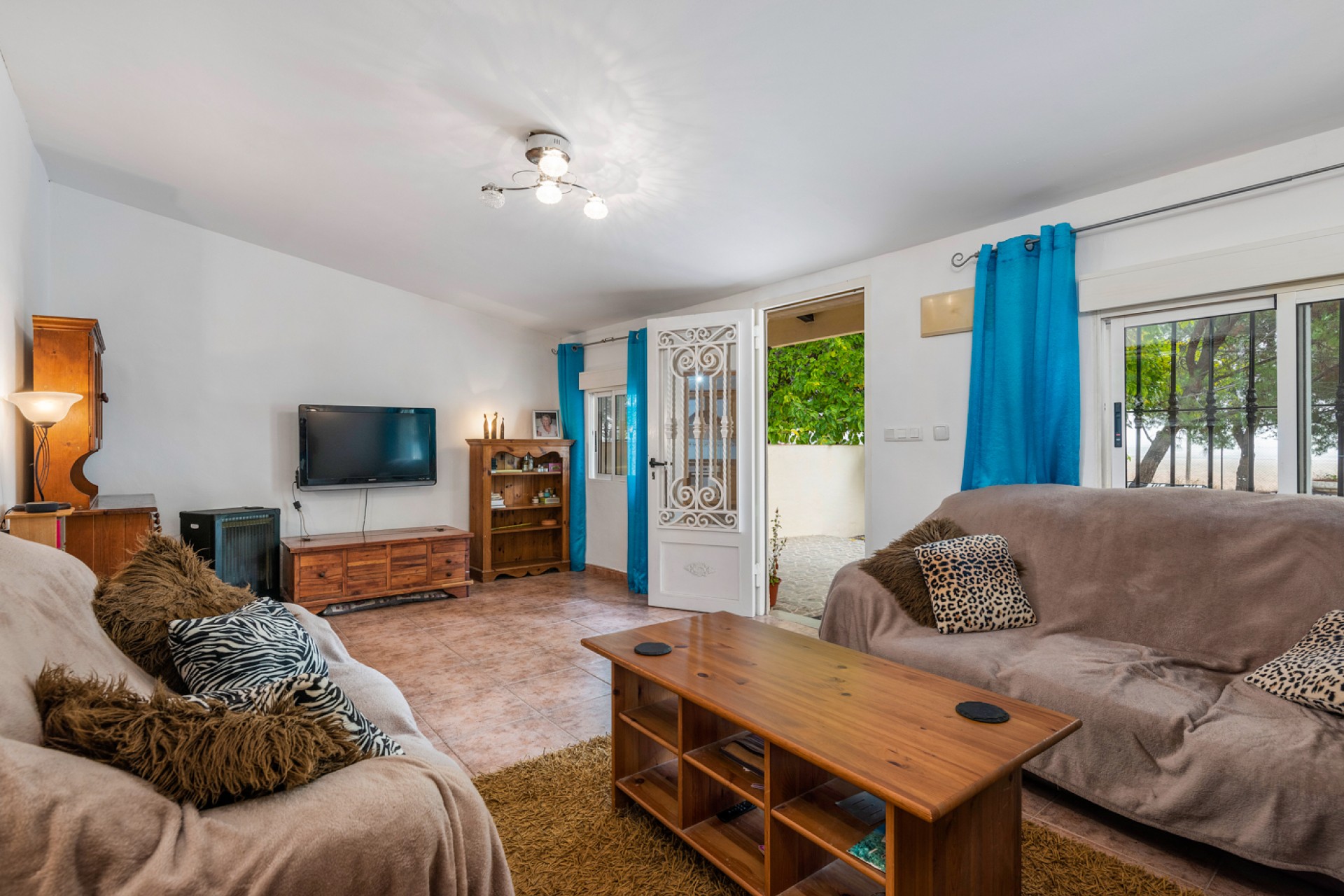 Sprzedaż - Posiadłość wiejska - Sax