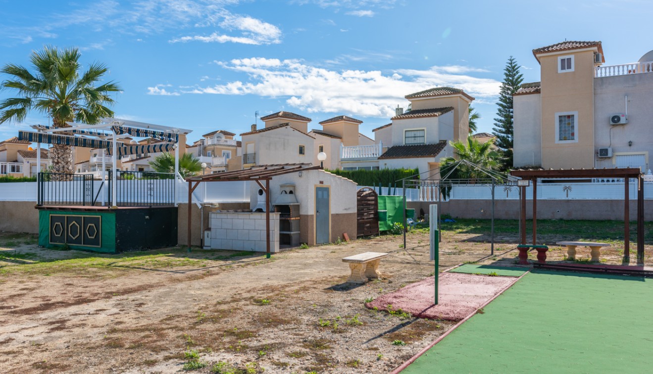 Sprzedaż - Willa - Algorfa - Algorfa - Urb. Montebello