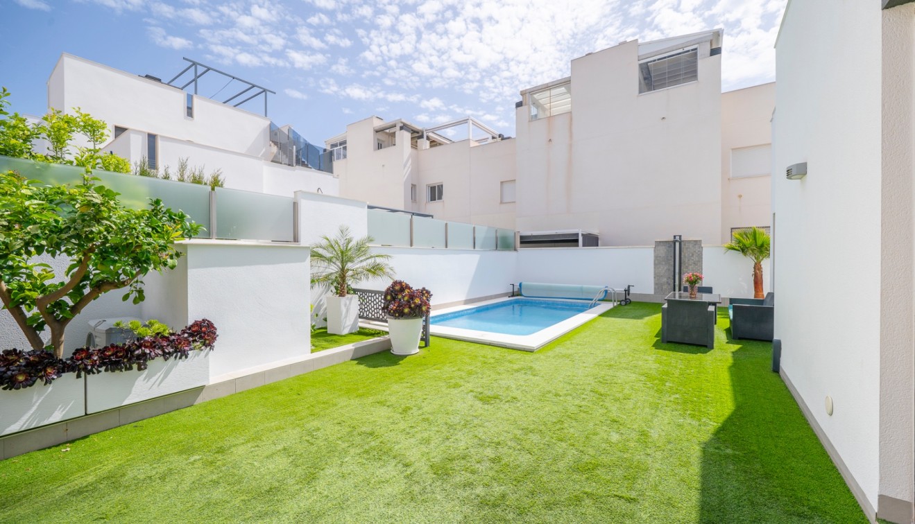 Sprzedaż - Willa - Torrevieja