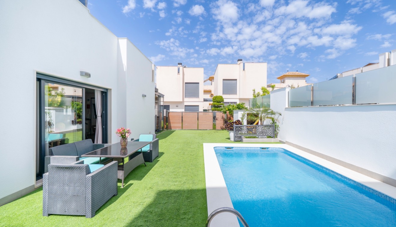Sprzedaż - Willa - Torrevieja