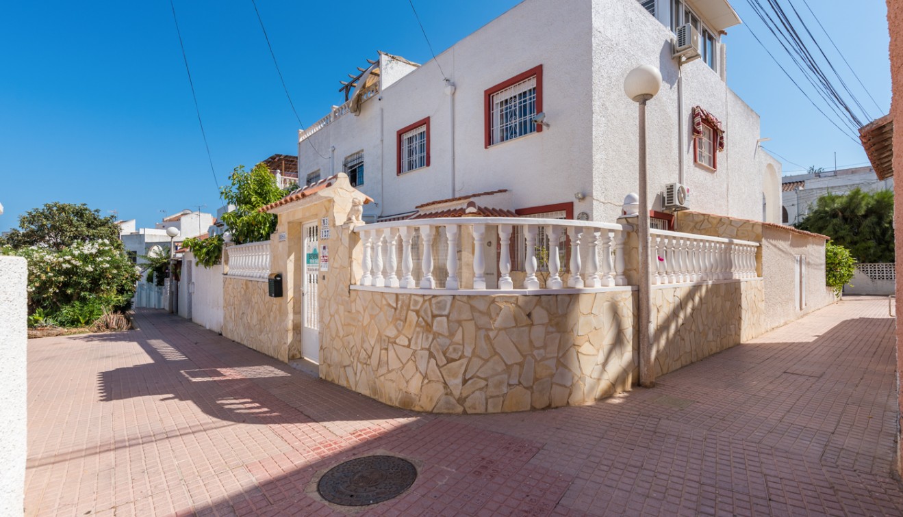 Venta - Adosado - Torrevieja - Torrevieja - Aguas Nuevas