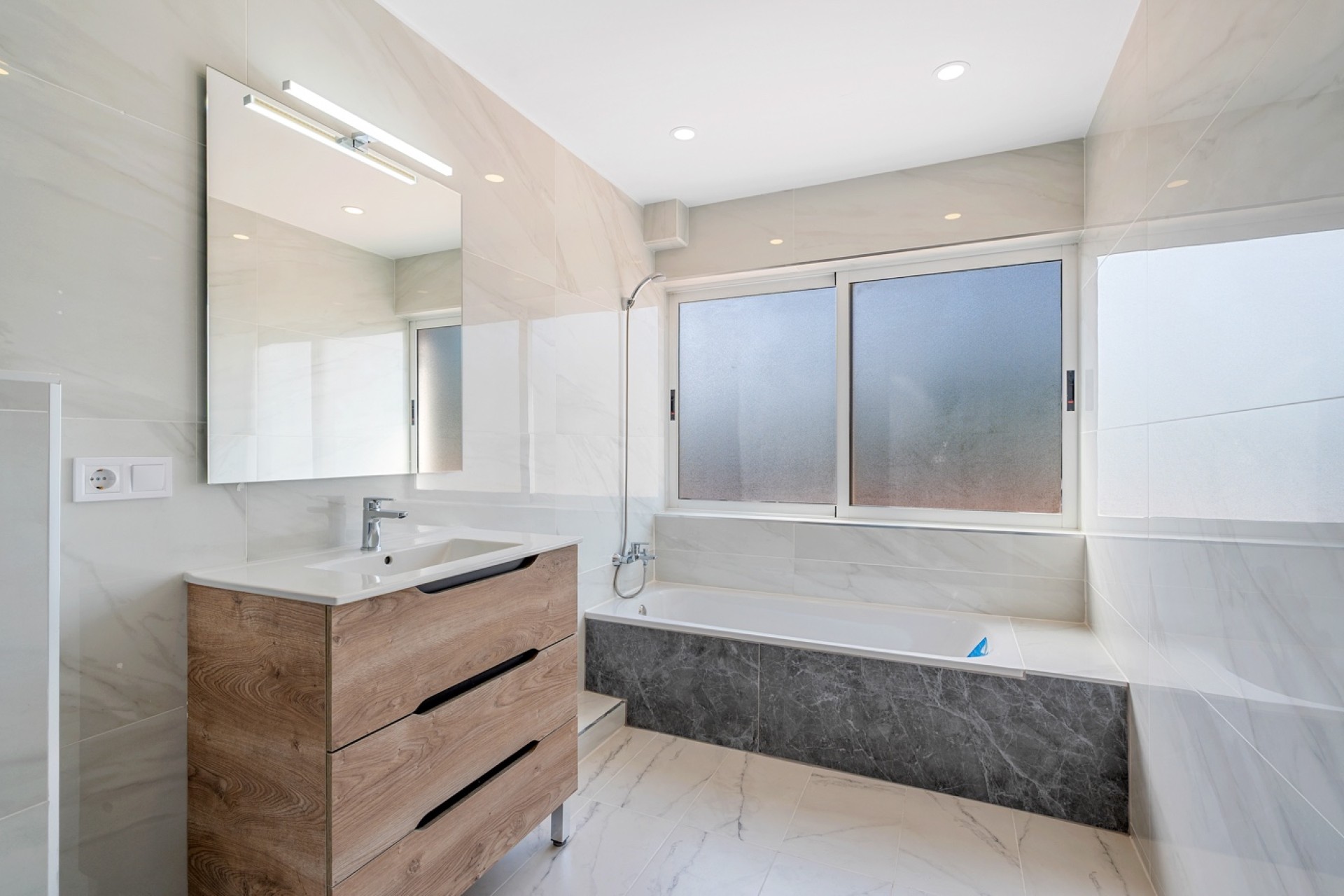 Venta - Chalet - La Nucia - La nucia