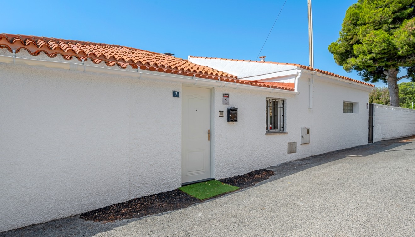 Venta - Chalet - La Nucia - La nucia