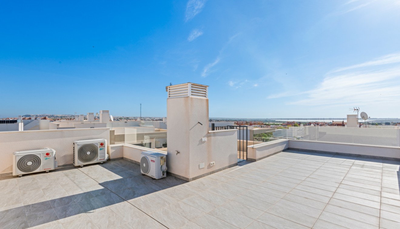 Venta - Chalet - Los Montesinos