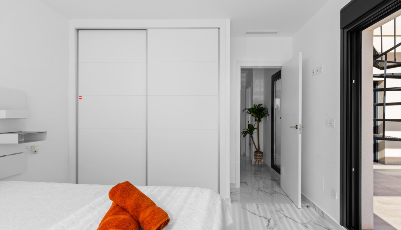 Venta - Chalet - Los Montesinos